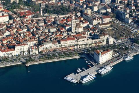 Studio At Bacvice Beach Split Exterior photo